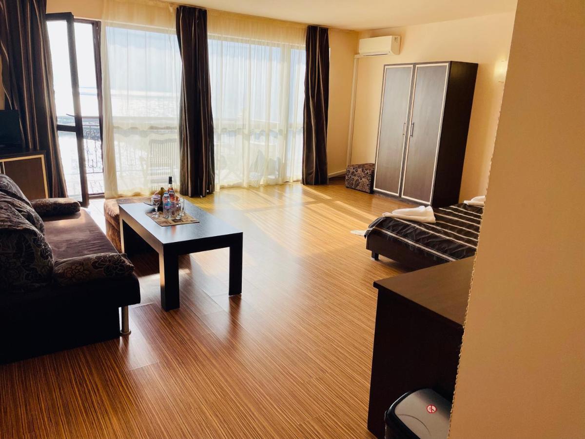 At The American'S Hotel Pomorie Luaran gambar