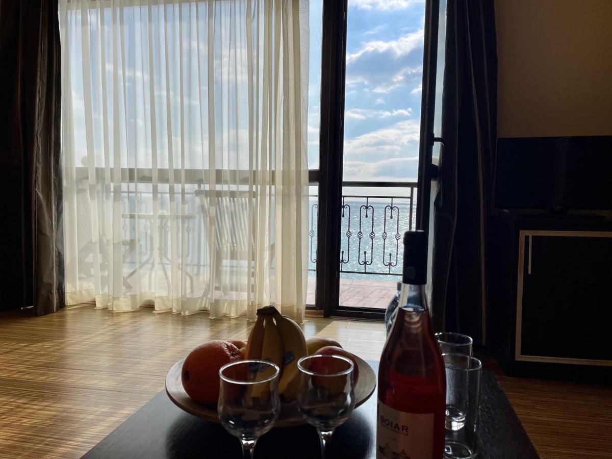 At The American'S Hotel Pomorie Luaran gambar