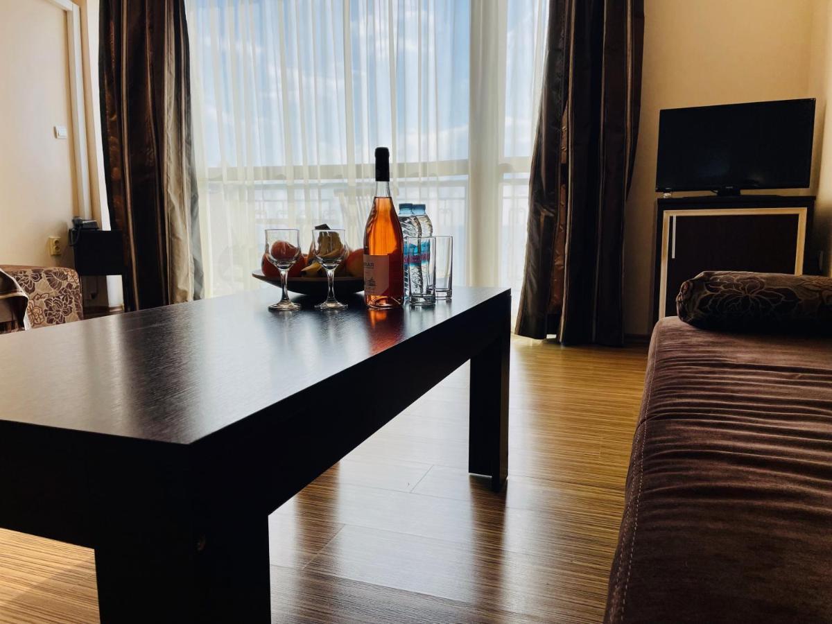At The American'S Hotel Pomorie Luaran gambar