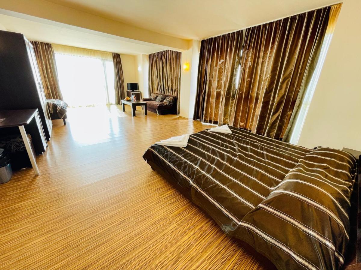 At The American'S Hotel Pomorie Luaran gambar