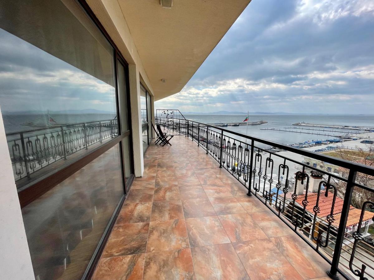 At The American'S Hotel Pomorie Luaran gambar