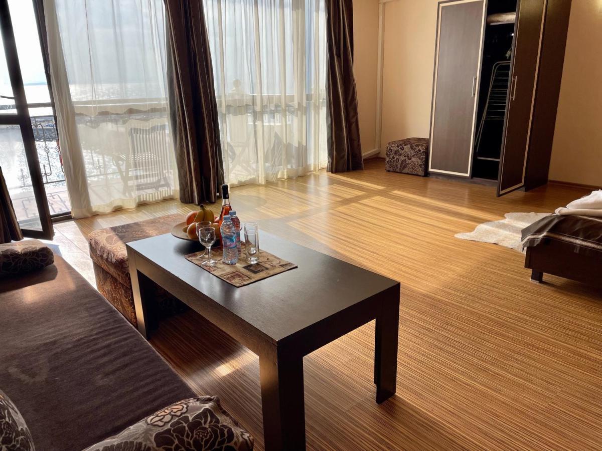 At The American'S Hotel Pomorie Luaran gambar
