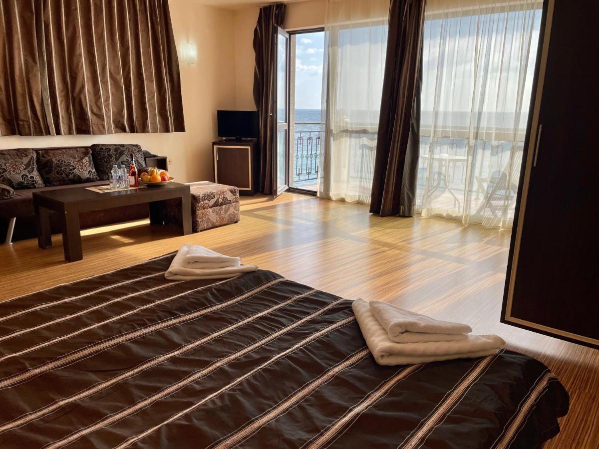 At The American'S Hotel Pomorie Luaran gambar
