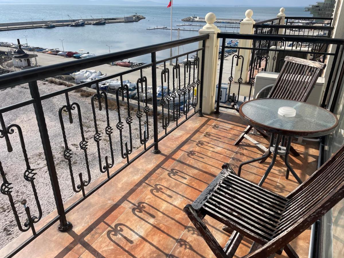 At The American'S Hotel Pomorie Luaran gambar