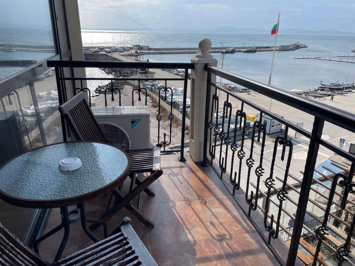 At The American'S Hotel Pomorie Luaran gambar