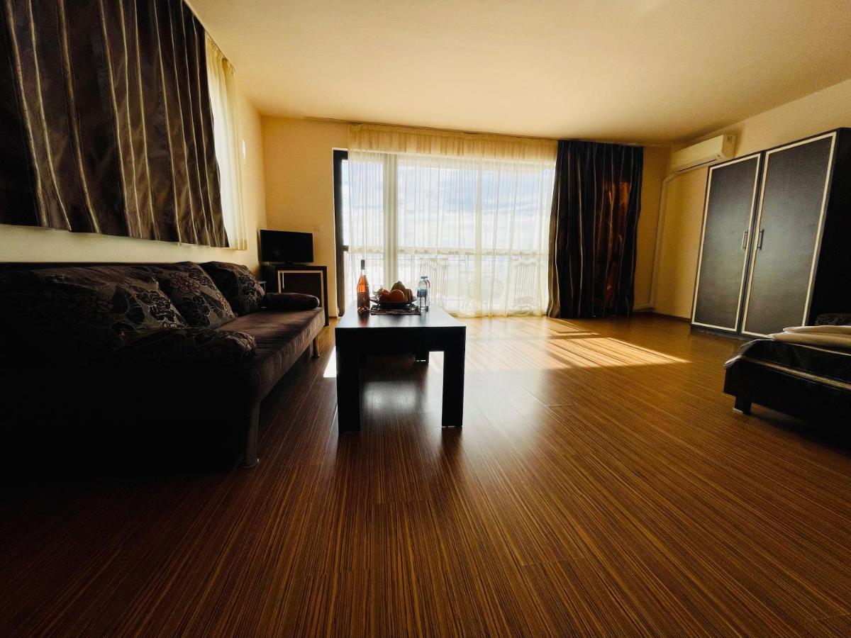 At The American'S Hotel Pomorie Luaran gambar