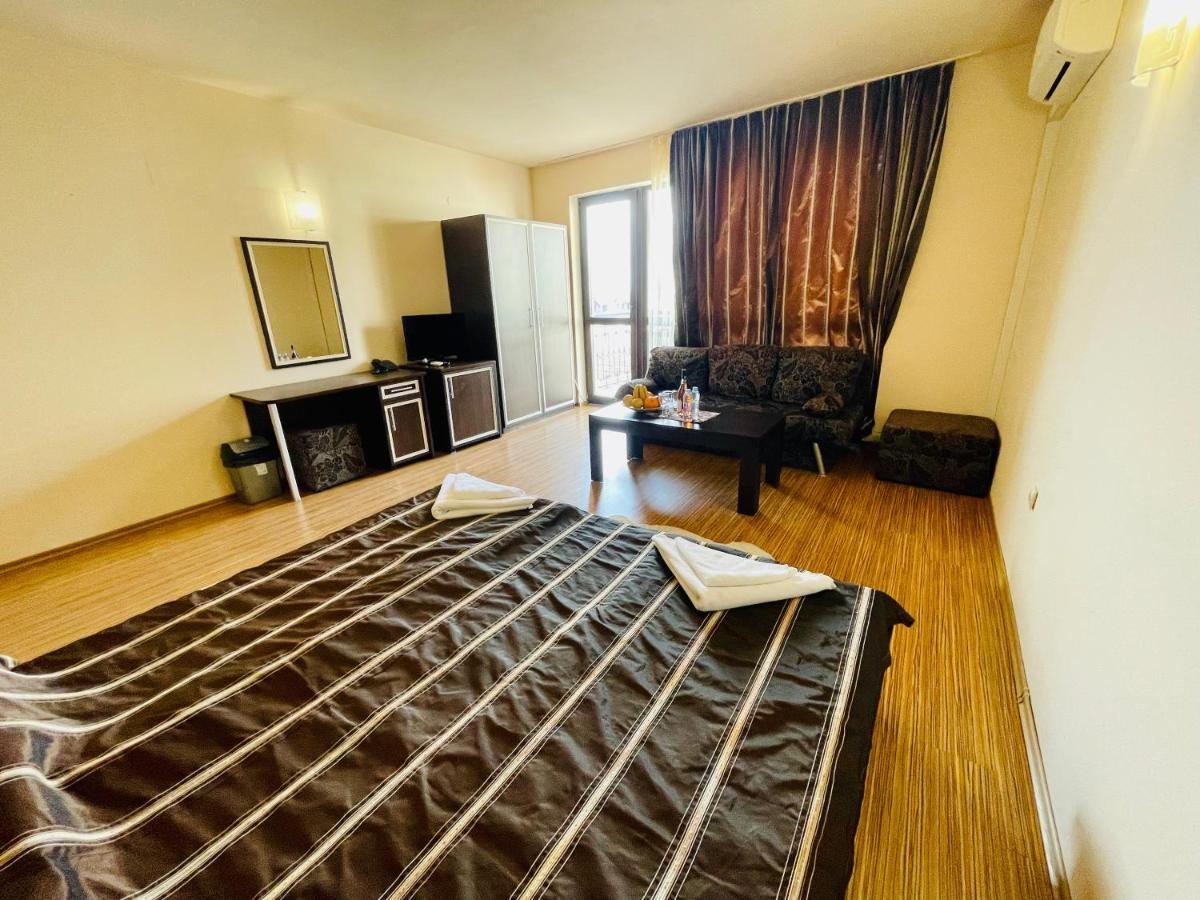 At The American'S Hotel Pomorie Luaran gambar