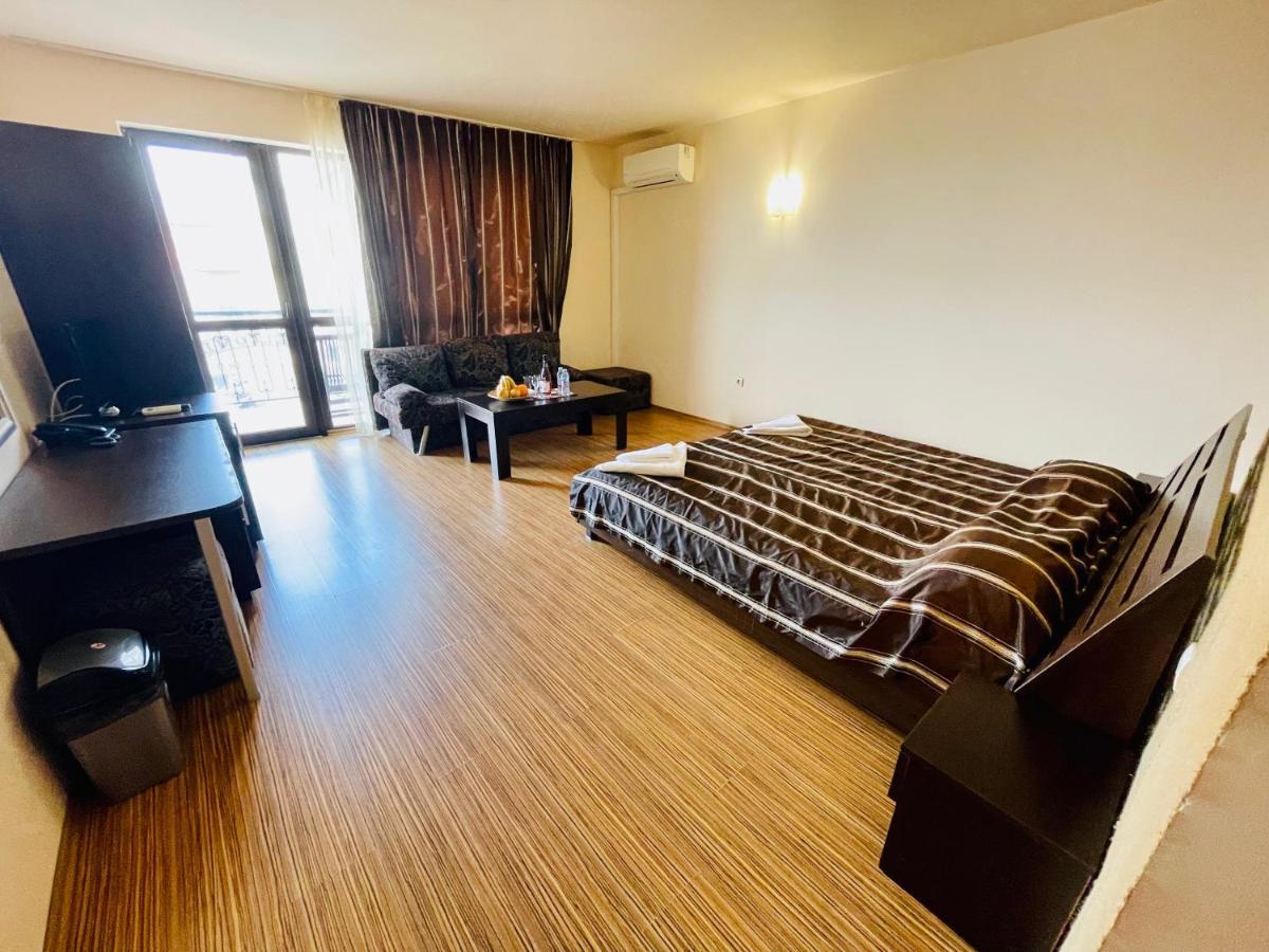 At The American'S Hotel Pomorie Luaran gambar