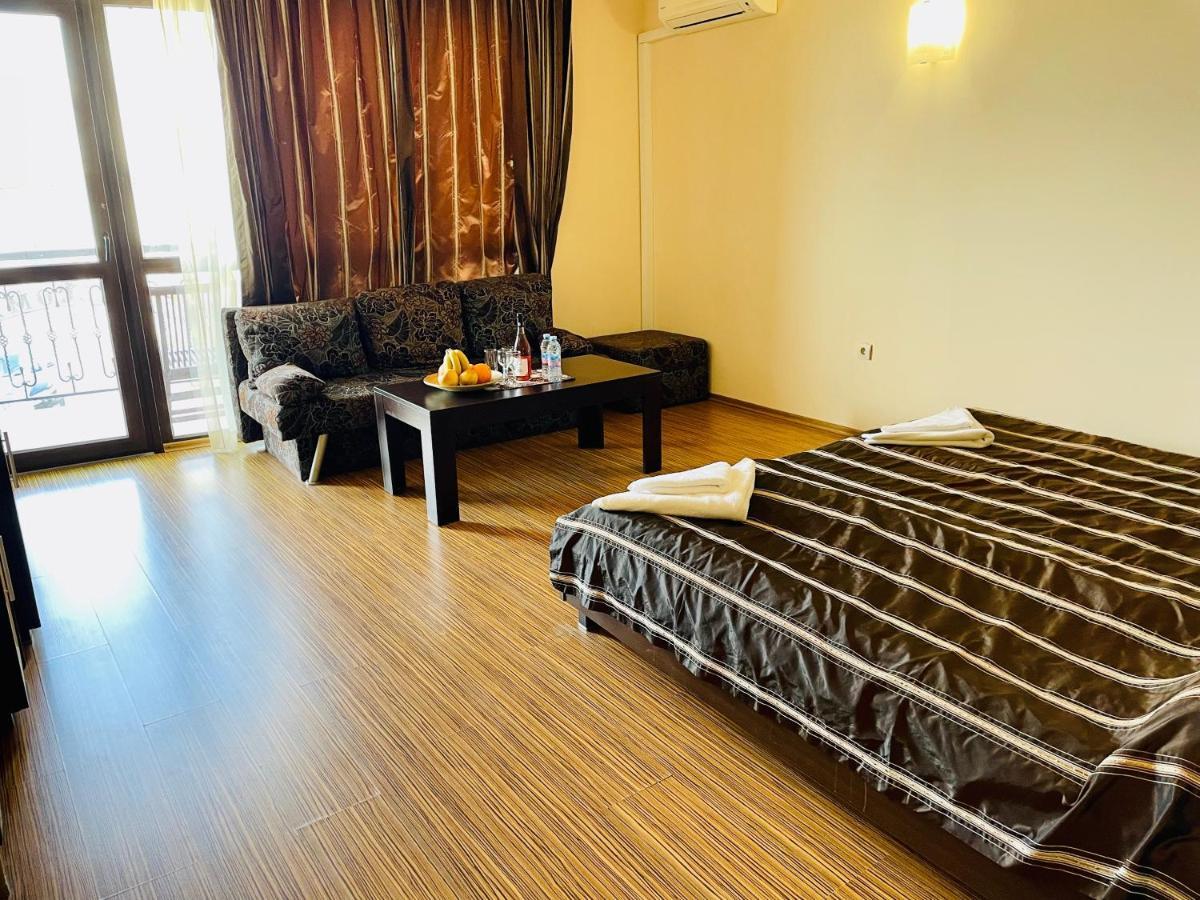 At The American'S Hotel Pomorie Luaran gambar