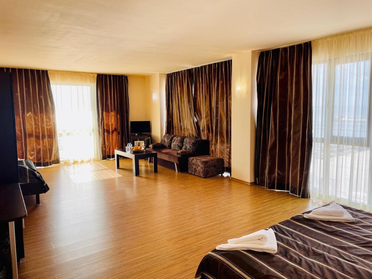 At The American'S Hotel Pomorie Luaran gambar